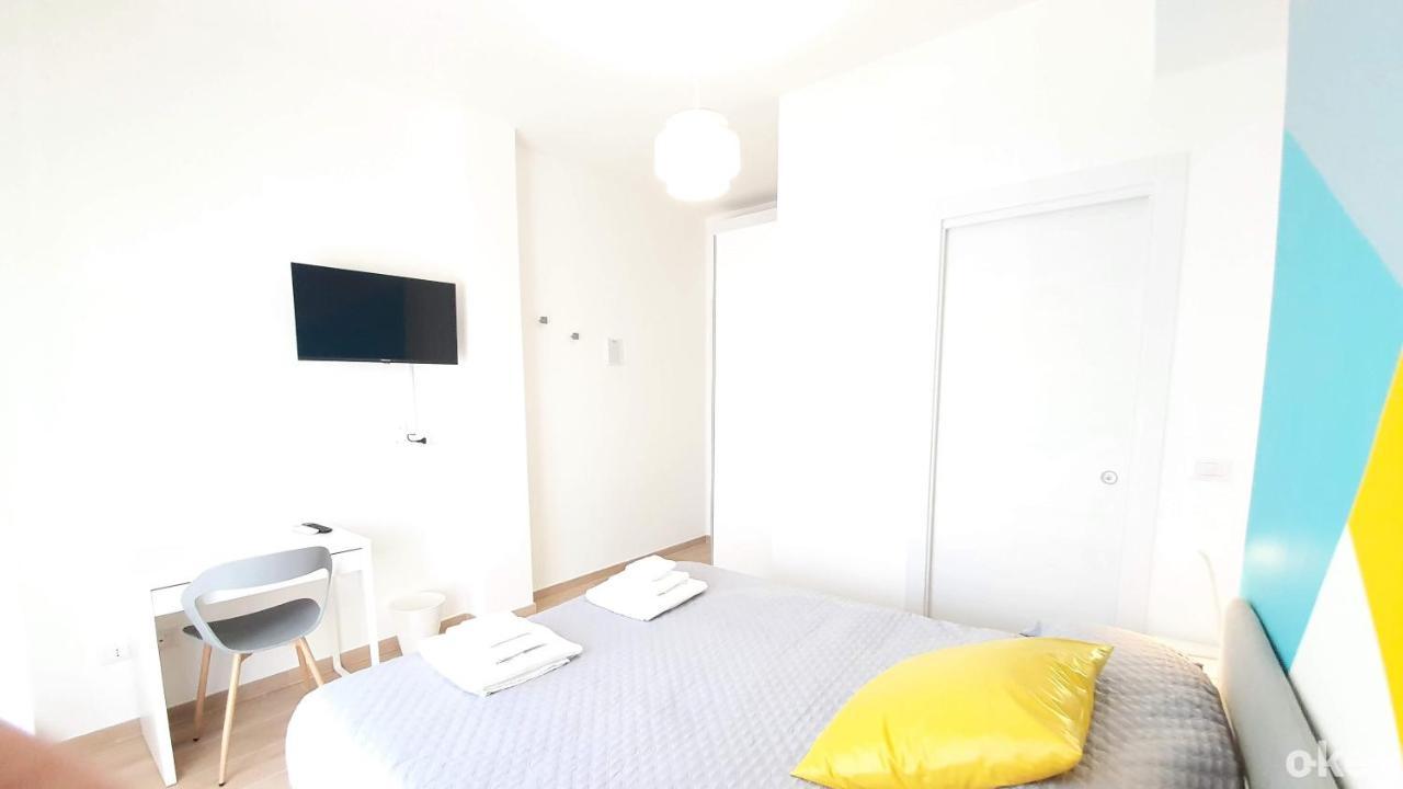 Blue Sky Rooftop Rooms - Bari Policlinico Luaran gambar